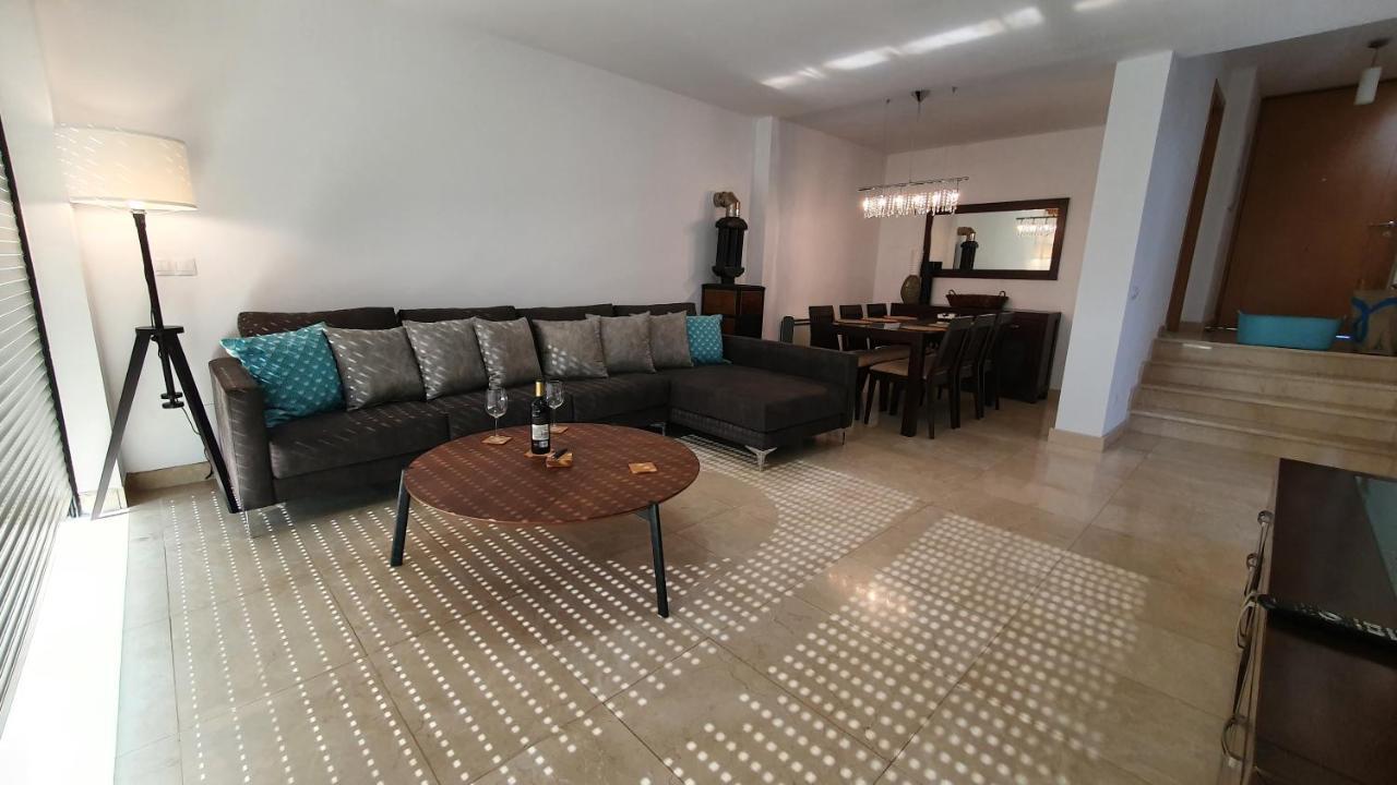 Modern 4 Double Bedroom Villa With Pool / Garden Valdoviño Esterno foto
